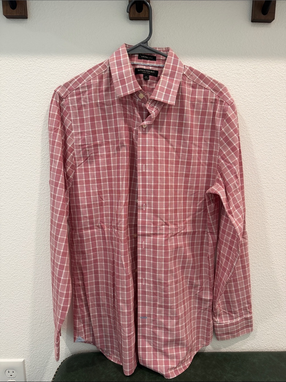 Banana Republic Red and White Plaid Men’s Button-Up Shirt